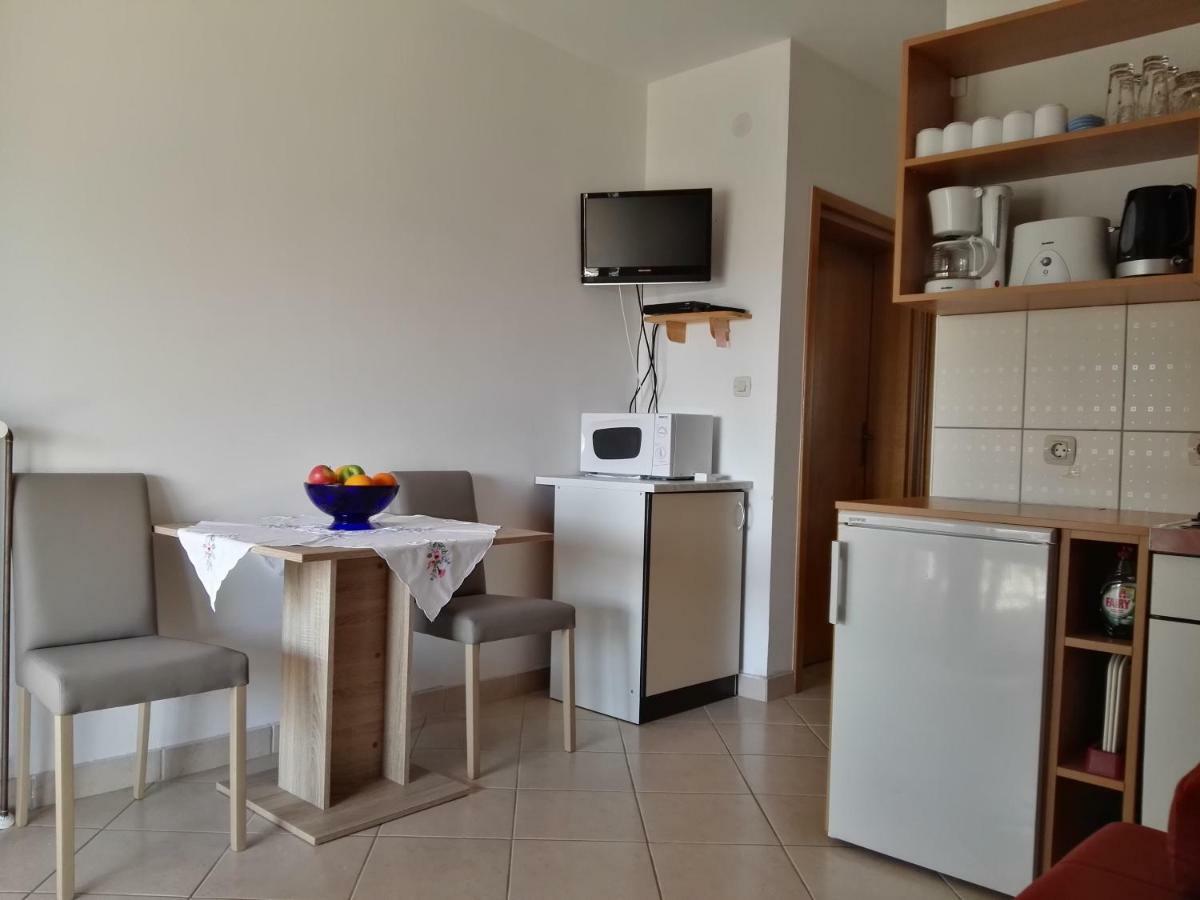 Apartment Pezic Krk Town Exterior foto